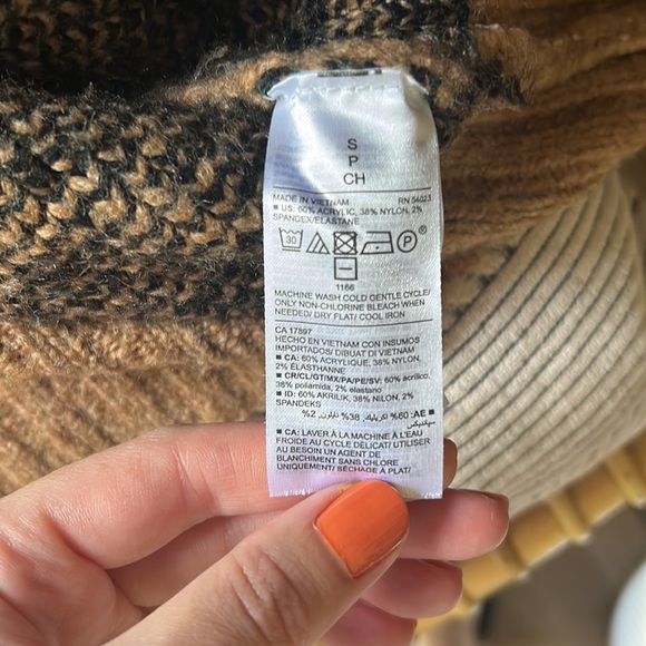 Old Navy cheetah print sweater - Picture 4 of 5